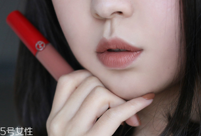 十款熱賣的奶茶色口紅推薦 飲水及飯前應(yīng)抹去口紅 十款熱賣的奶茶色口紅推薦 飲水及飯前應(yīng)抹去口紅