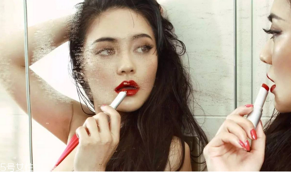 口紅啞光和絲絨的區(qū)別有哪些 這種顏色的口紅最自然 口紅啞光和絲絨的區(qū)別有哪些 這種顏色的口紅最自然