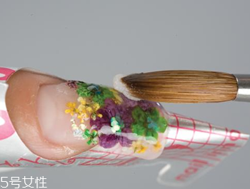 春天美甲涂什么顏色好看 美甲日系最火新款2018 春天美甲涂什么顏色好看 美甲日系最火新款2018