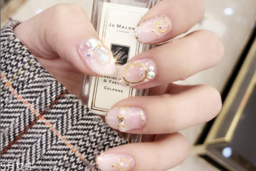 春天美甲涂什么顏色好看 美甲日系最火新款2018 春天美甲涂什么顏色好看 美甲日系最火新款2018