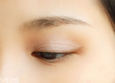 如何學(xué)習(xí)化裸妝 清新自然裸妝化妝步驟圖解 如何學(xué)習(xí)化裸妝 清新自然裸妝化妝步驟圖解