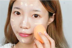 春天妝容怎么畫 春季日常眼妝教程 春天妝容怎么畫 春季日常眼妝教程