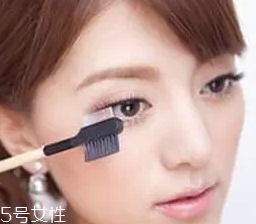 怎么刷睫毛膏才翹才長？8個步驟刷出動人電眼