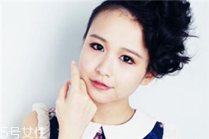 伴娘妝容的畫法教程圖解 持久不脫妝 伴娘妝容的畫法教程圖解 持久不脫妝