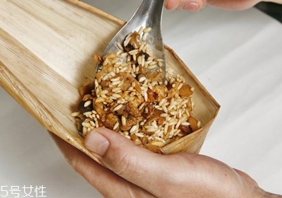 南方粽子和北方粽子的做法和材料 南方粽子和北方粽子的做法和材料