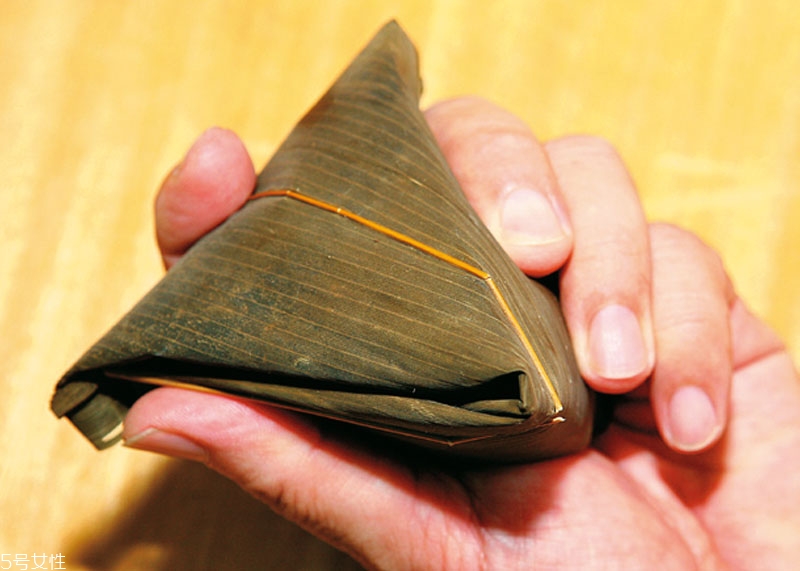 南方粽子和北方粽子的做法和材料 南方粽子和北方粽子的做法和材料