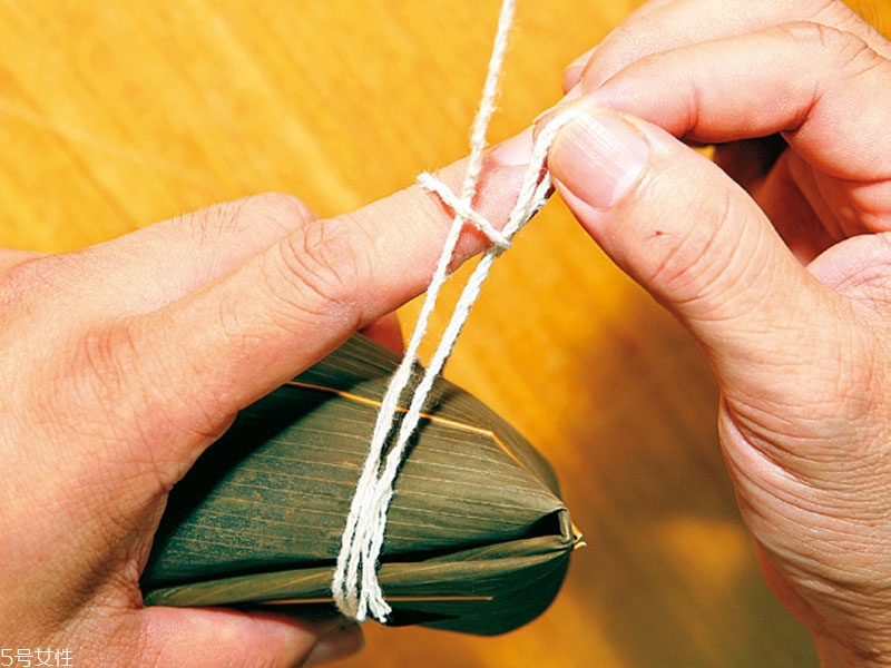 南方粽子和北方粽子的做法和材料 南方粽子和北方粽子的做法和材料