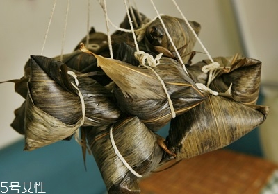 南方粽子和北方粽子的做法和材料 南方粽子和北方粽子的做法和材料