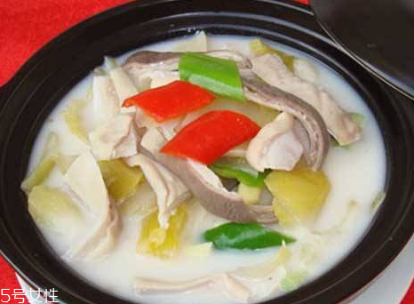 豬肚湯放什么材料 豬肚湯放什么材料