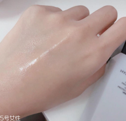 chanel山茶花保濕精華水好用嗎？補水底妝神器