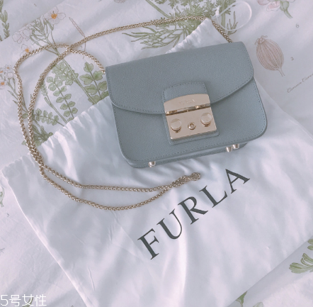 furla包包怎么打開？超百搭的心機(jī)包包