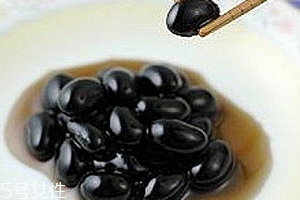 黑豆泡醋用什么醋最好？不要用白醋