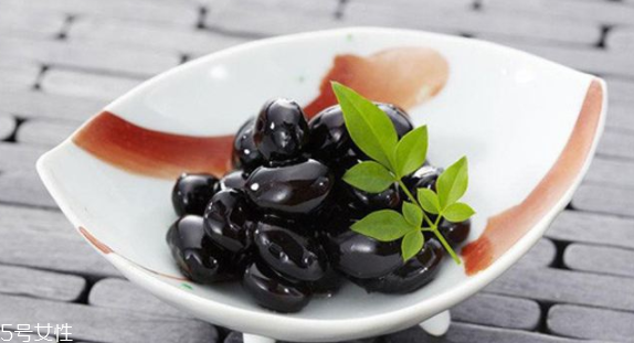 黑豆泡醋用什么醋最好？不要用白醋