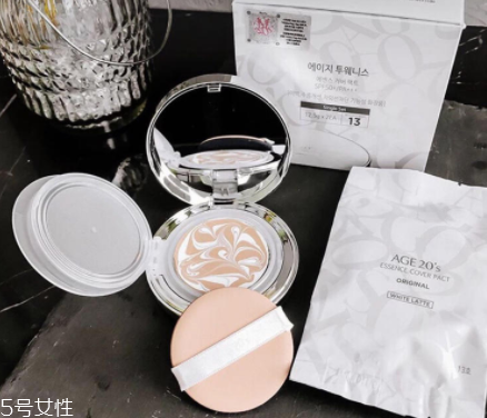 age20s氣墊適合油皮嗎？超多水珠油皮親媽