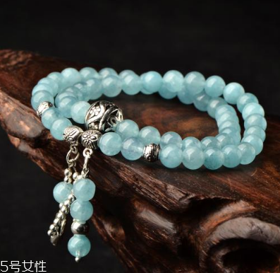 藍水晶手鏈多少錢？普通的百元以內