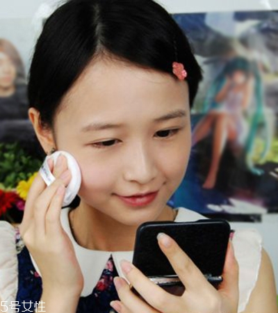 伴娘妝容的畫法教程圖解 持久不脫妝 伴娘妝容的畫法教程圖解 持久不脫妝