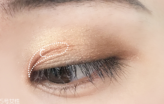 春天妝容怎么畫 春季日常眼妝教程 春天妝容怎么畫 春季日常眼妝教程