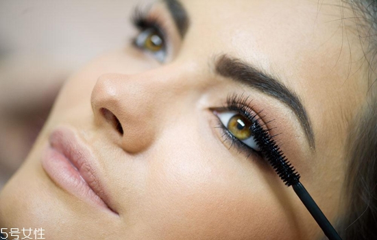 睫毛膏容易暈染怎么辦 化妝后容易脫妝解決方法 睫毛膏容易暈染怎么辦 化妝后容易脫妝解決方法