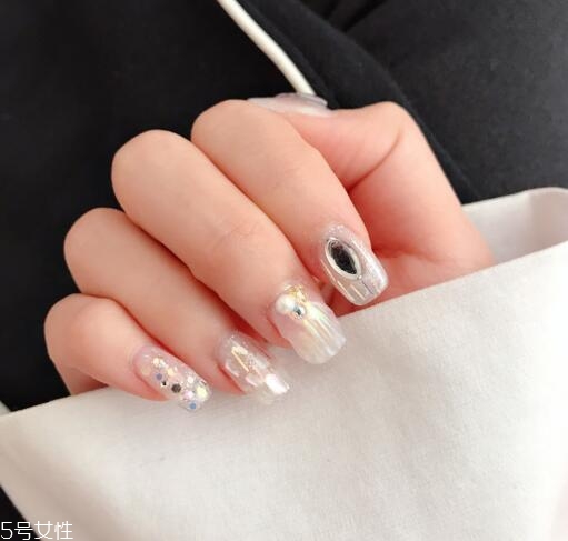 春天美甲涂什么顏色好看 美甲日系最火新款2018 春天美甲涂什么顏色好看 美甲日系最火新款2018