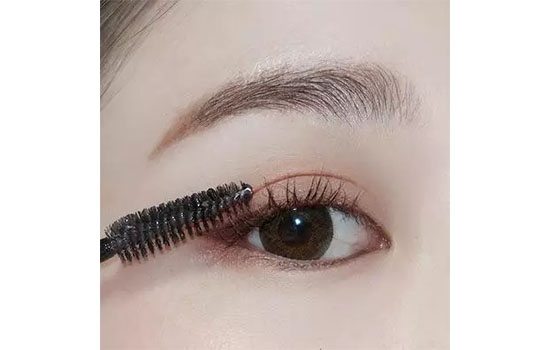 春天妝容怎么畫 春季日常眼妝教程 春天妝容怎么畫 春季日常眼妝教程