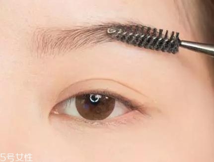 春天妝容怎么畫 春季日常眼妝教程 春天妝容怎么畫 春季日常眼妝教程