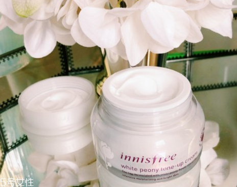 天天涂素顏霜的好處和壞處 素顏霜的選擇很重要 天天涂素顏霜的好處和壞處 素顏霜的選擇很重要