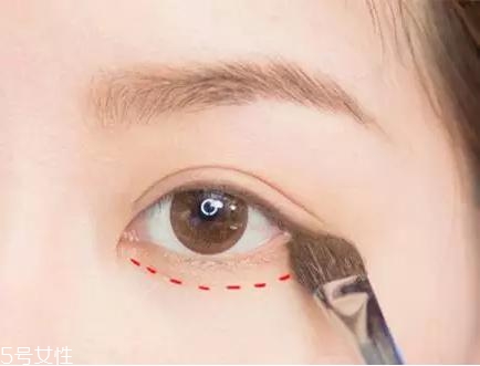 春天妝容怎么畫 春季日常眼妝教程 春天妝容怎么畫 春季日常眼妝教程