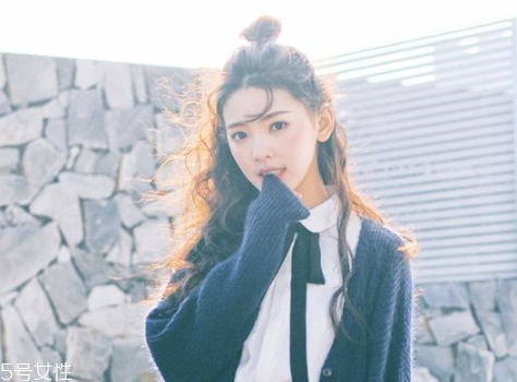 如何學(xué)習(xí)化裸妝 清新自然裸妝化妝步驟圖解 如何學(xué)習(xí)化裸妝 清新自然裸妝化妝步驟圖解