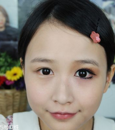 伴娘妝容的畫法教程圖解 持久不脫妝 伴娘妝容的畫法教程圖解 持久不脫妝