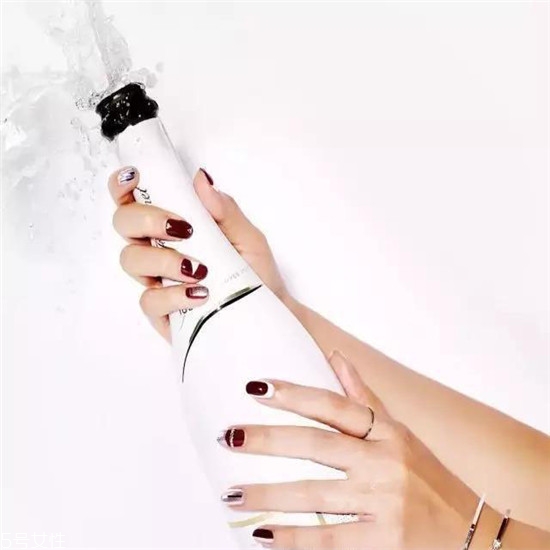 2022最流行的美甲什么顏色 2022簡(jiǎn)約大氣的美甲圖片 2022最流行的美甲什么顏色 2022簡(jiǎn)約大氣的美甲圖片