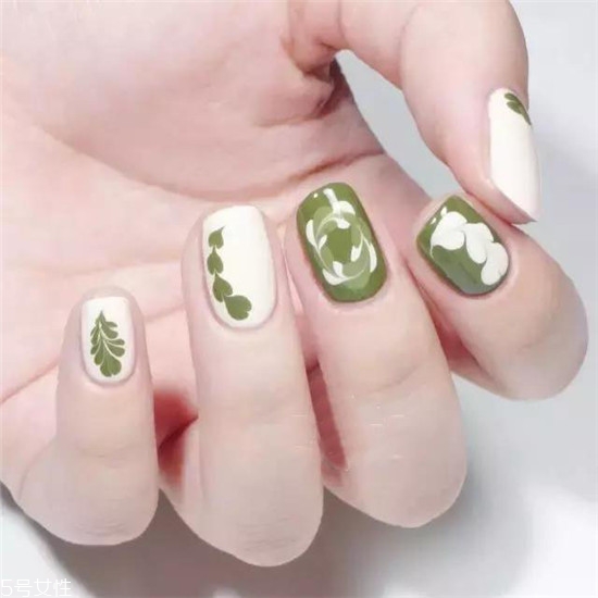 2022最流行的美甲什么顏色 2022簡(jiǎn)約大氣的美甲圖片 2022最流行的美甲什么顏色 2022簡(jiǎn)約大氣的美甲圖片