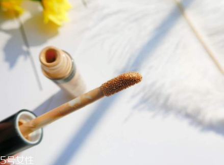 得鮮遮瑕液哪個色號好？1.5號色適合自然膚色