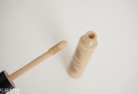 遮瑕液太干怎么辦？和乳液混合使用