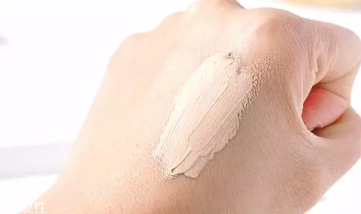 遮瑕液可以遮痣嗎？ 捷克dermacol遮瑕液遮痣測(cè)試
