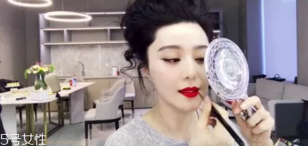 口紅干了嘴脫皮怎么辦？4步打造水潤雙唇