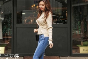 米色毛衣怎么搭配？打造氣質(zhì)女神范兒