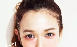 用口紅怎么畫腮紅？4個(gè)步驟讓腮紅更自然