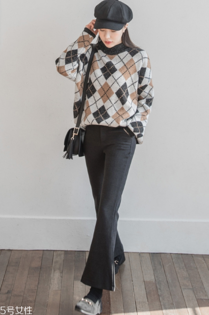 格子毛衣怎么搭配？盡顯減齡學院風