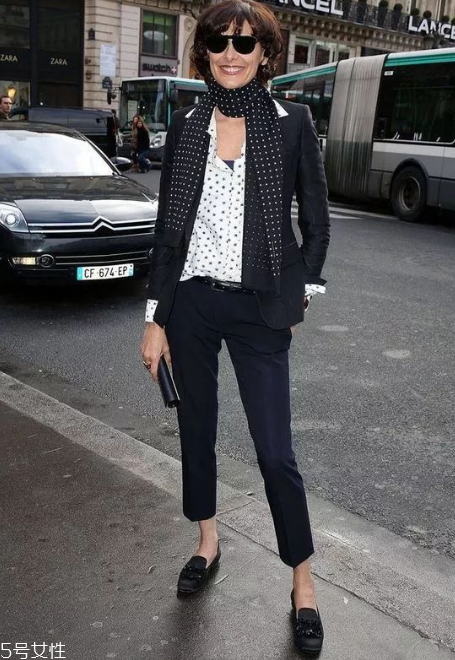 春天穿什么款式平底鞋好看？街拍達(dá)人都在穿這三雙