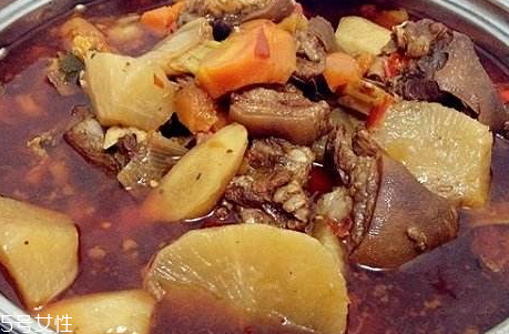 羊肉火鍋用什么火鍋底料 羊肉火鍋用什么火鍋底料