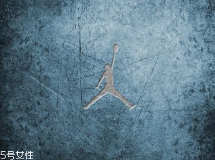 air jordan 1 satin黑扣碎配色綢緞版多少錢？