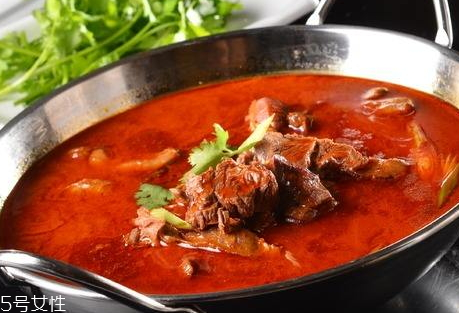 羊肉火鍋可以加什么菜 羊肉火鍋可以加什么菜