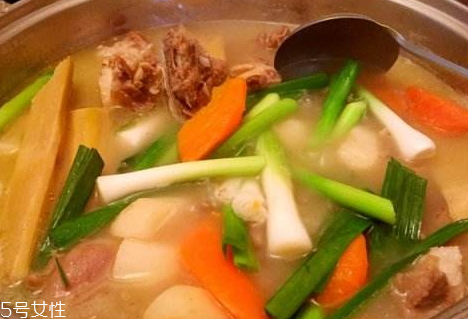 羊肉火鍋可以加什么菜 羊肉火鍋可以加什么菜