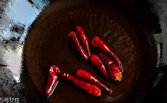 萵筍生吃好還是熟吃好？煮熟后維生素含量大大降低