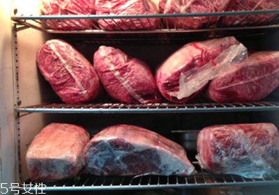 煎牛排用什么調(diào)料 煎牛排的6個技巧 煎牛排用什么調(diào)料 煎牛排的6個技巧