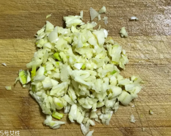 餃子餡用豬的哪塊肉好？前腿肉是餃子餡首選