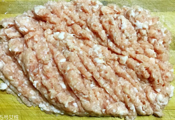 餃子餡用豬的哪塊肉好？前腿肉是餃子餡首選