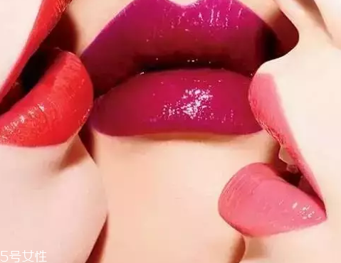 唇部顏色深用什么口紅？chanel絲絨口紅62號(hào)不怕唇深