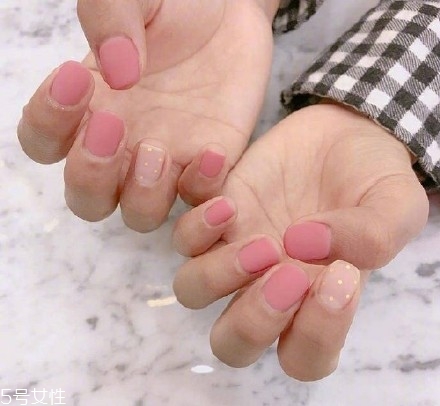 粉色美甲圖片2022款式 仙女軟妹必備