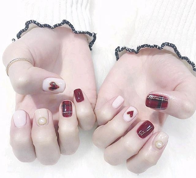粉色美甲圖片2022款式 仙女軟妹必備